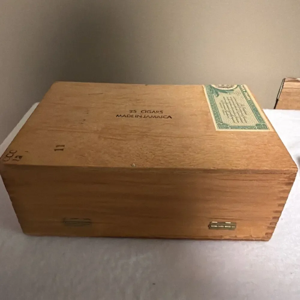 Vintage royal jamaica Cigar Box Wooden Empty